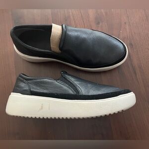 Vionic Paisley Women’s Slip On Platform Sneakers - Black / white- Size 8.5